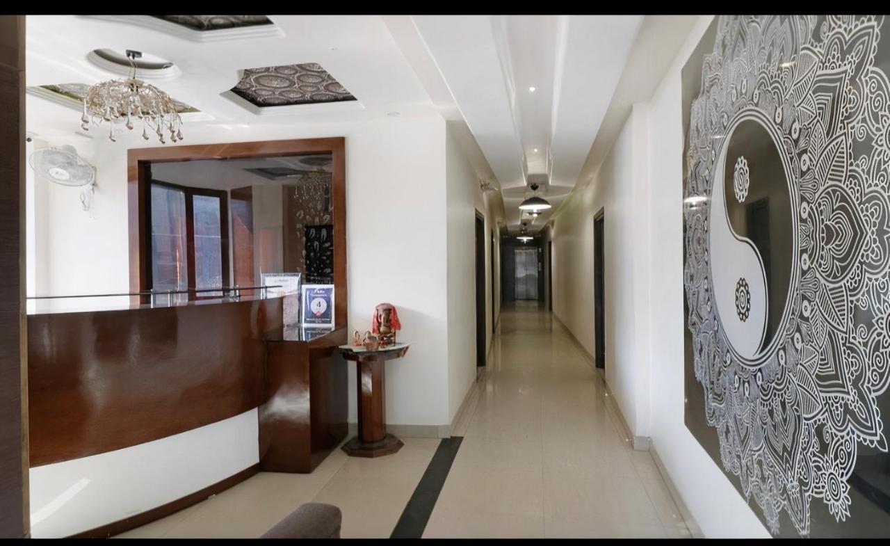 Hotel Himalaya Haridwār Exteriör bild
